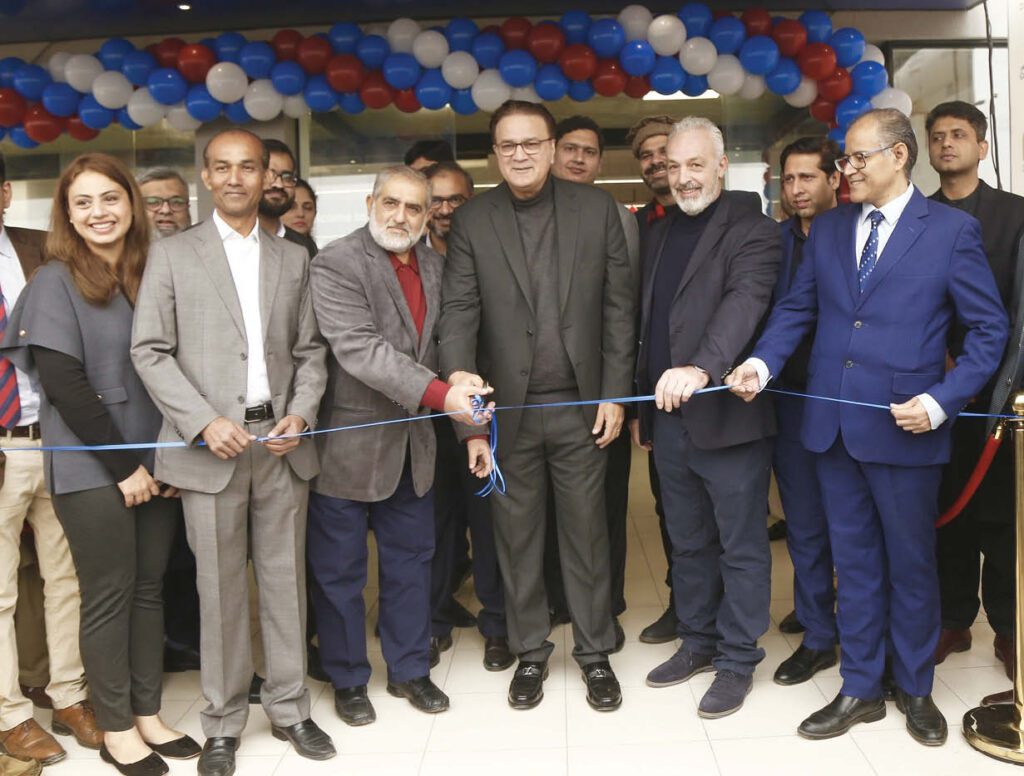 Carrefour inaugurated 2 new supermarkets in Lahore